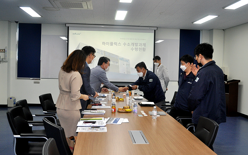 하이플럭스, 대전 테크노파크 임헌문 원장과 간담회 개최 0e87d44dbe18beab11972ef4bb0f96a5_1620958406_2541.jpg
