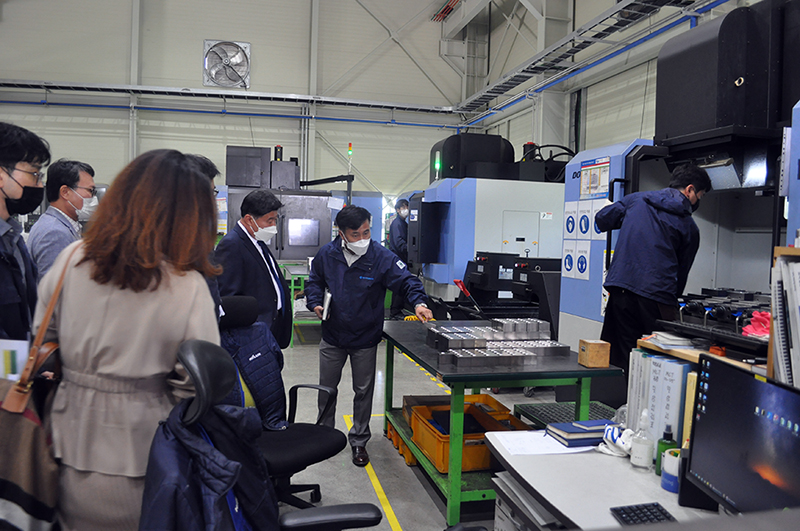 하이플럭스, 대전 테크노파크 임헌문 원장과 간담회 개최 0e87d44dbe18beab11972ef4bb0f96a5_1620958407_1191.jpg