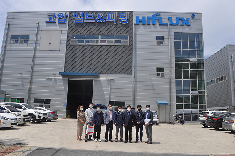 하이플럭스, 대전 테크노파크 임헌문 원장과 간담회 개최 0e87d44dbe18beab11972ef4bb0f96a5_1620958408_4334.jpg